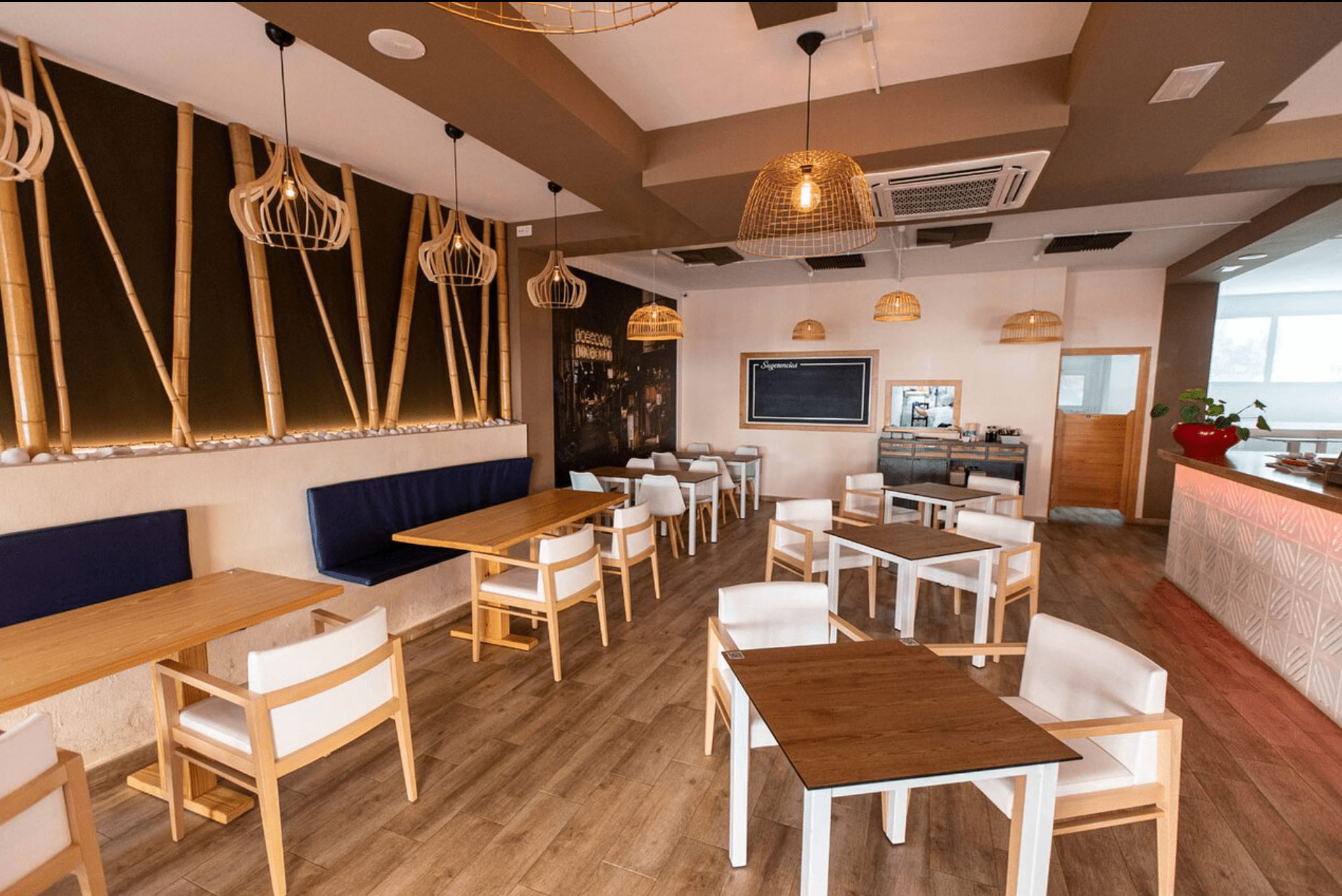 ASAKO Mobiliario terraza-restaurante instalado por INOU