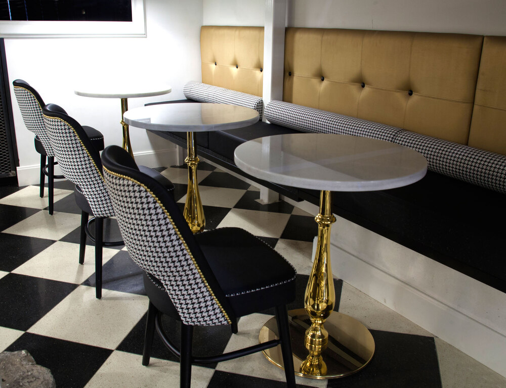 sillas y mesas de bar a medida INOU