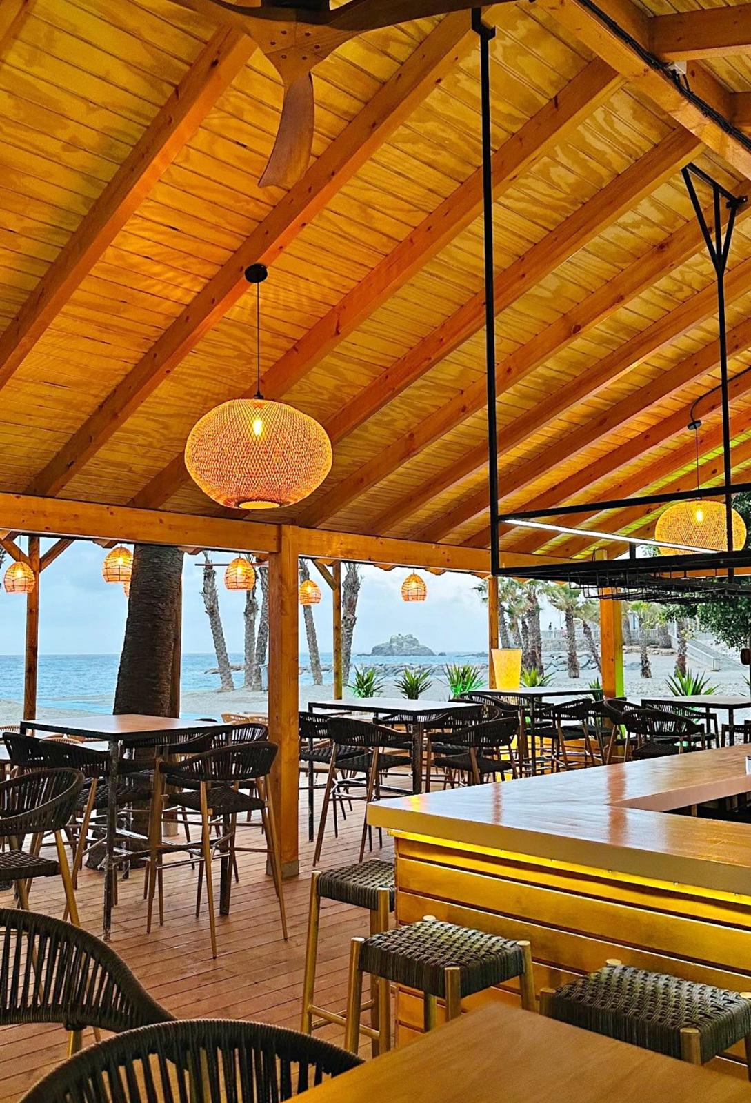 Mobiliario beach_club by INOU